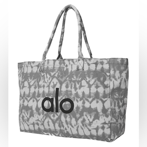 NWT alo yoga shopper tote in gray tie dye - Picture 4 of 8